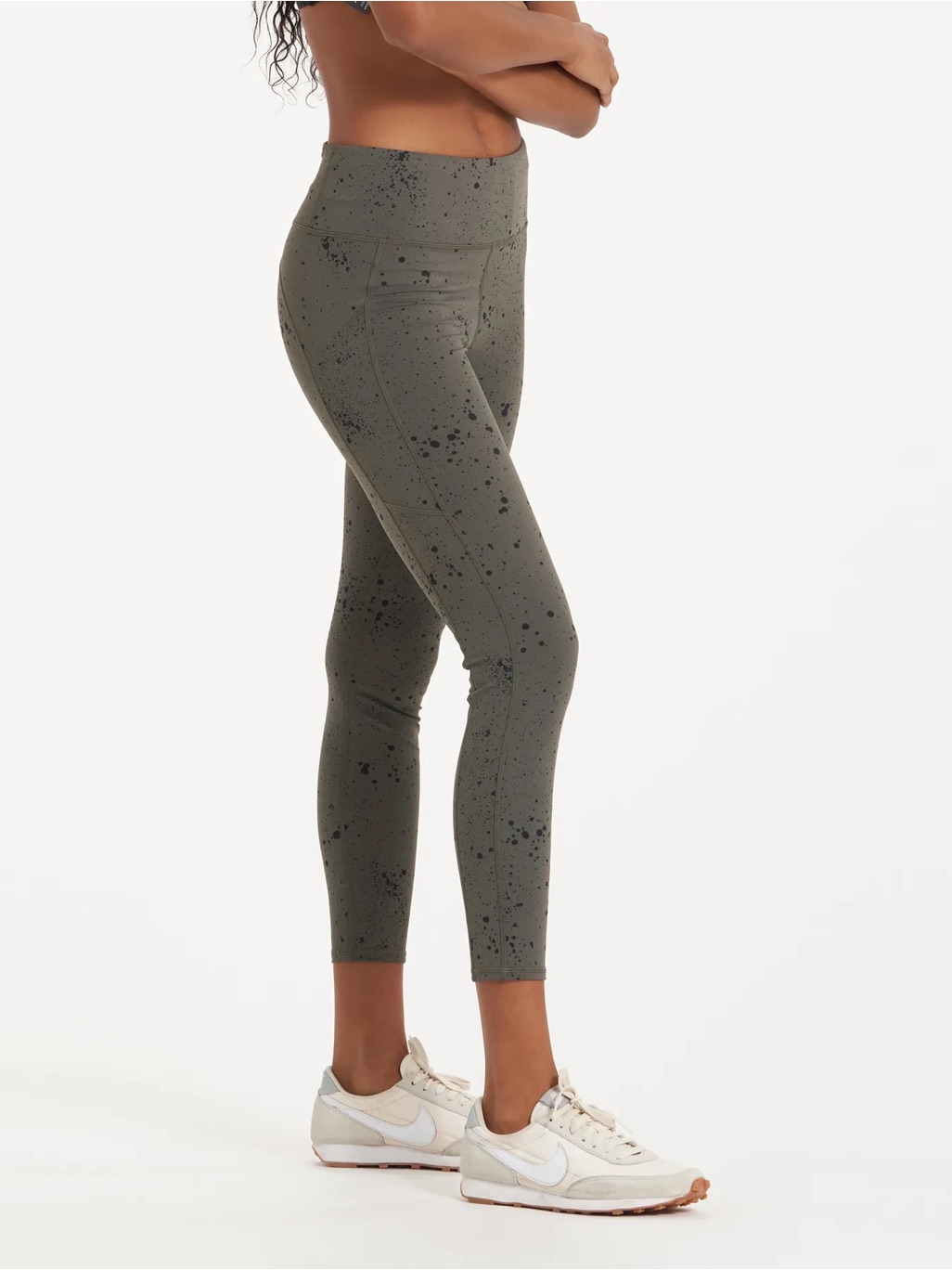 Vuori Speckled Olive Oregano Green Mid-Rise Leggings Side Pockets 7/8 Length